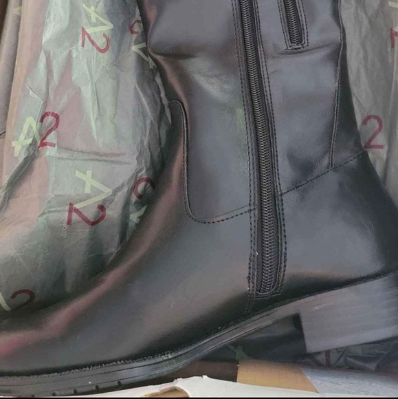 High Ride Black Brown Boots - Picture 2 of 2